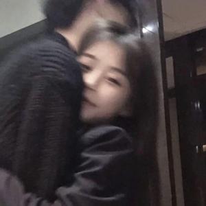 美女的翘臀被踩爆
