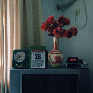 娇小自由者西元孩儿
